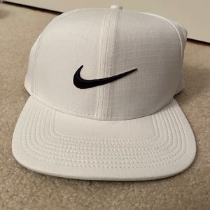 Nike AeroBill Golf Hat